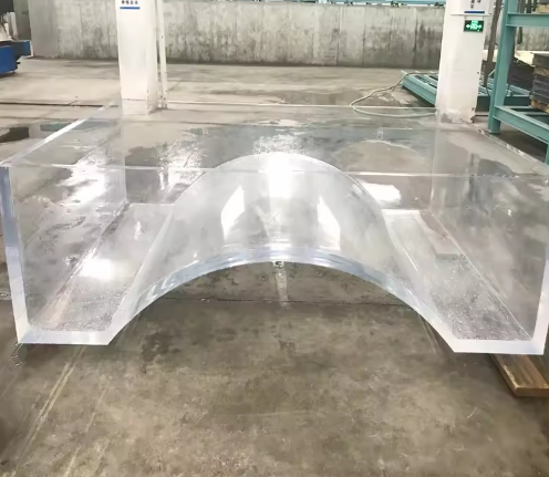 Transparente Acryl-Wandpaneele für Infinity-Edge-Pools: Sonderanfertigung & CNC-Zuschnitt