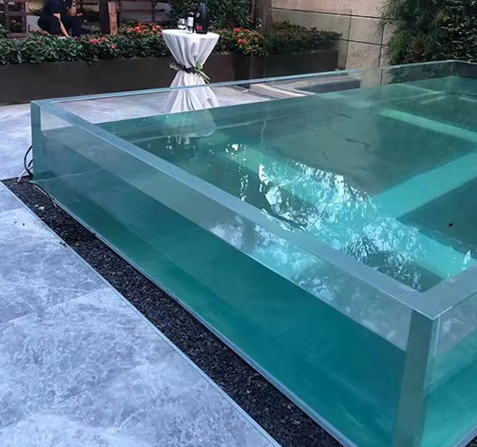 Maßgeschneiderte große klare Acryl-Poolwand für Infinity-Edge-Swimmingpool Hotel Villa Resort