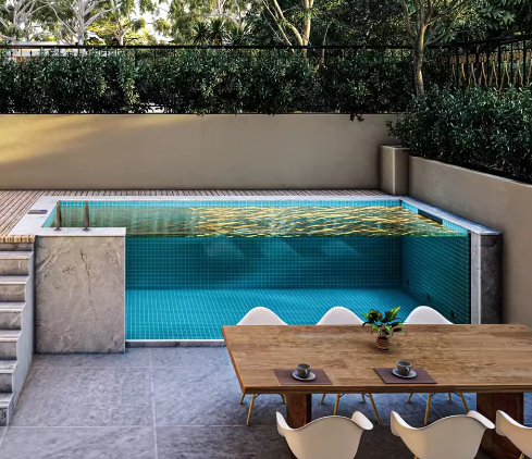 Maßgeschneiderte große klare Acryl-Poolwand für Infinity-Edge-Swimmingpool Hotel Villa Resort